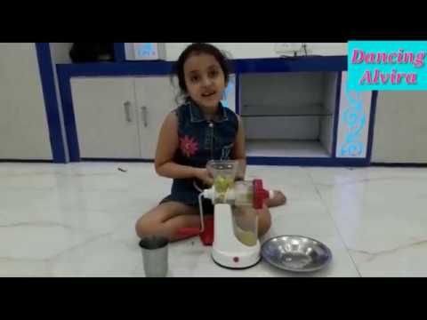 Easy way to make Grapes Juice || Alvira is making Grapes Juice || Dancing Alvira || 12 April 2019