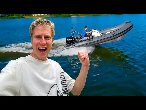 WE BOUGHT OUR DREAM BOAT!