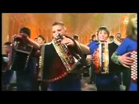 Harmonikarski orkester Banovšek - Belo obleko si že nosila