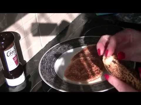 Slimming World recipe  syn free Smash Pancakes with fruit & chocolate!