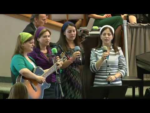 Surorile Corpodean...Cat despre mine, eu și casa mea