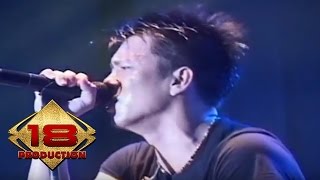 Download lagu NOAH - Tak Bisakah (Live Konser Padang 2013) mp3