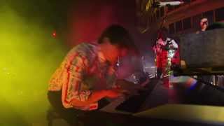 [HQ] Arcade Fire - Normal Person live from Capitol Studios. October 29, 2013.