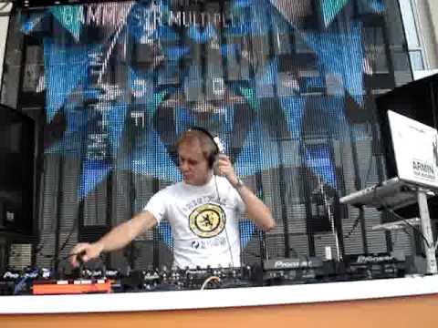 Armin Van Buuren Playing Love is Darkness (Ummet Ozcan Remix) at Hard Rock San Diego