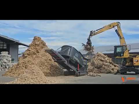 Holz-Siebkorb in Aktion – Impaktor 250 EVO II zerkleinert Altholz exakt & effizient