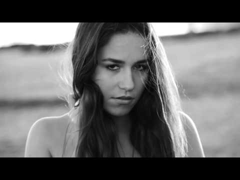 Shooting Yumara Ortiz "Beach day".