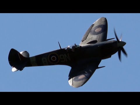 4Kᵁᴴᴰ Supermarine Spitfire Mk.XVIe Pure Rolls Royce Merlin Sound @ Oldtimer Meeting Hahnweide 2019
