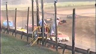 preview picture of video 'Late Model Feature Race at Brown County Speedway - Russellville, Ohio.'