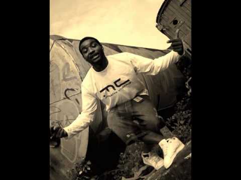 Skarra Mucci & DeeBuzz Sound - Dying in the dance tonight