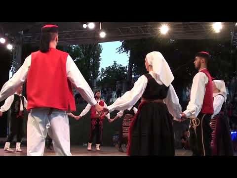 F A "Matija Gubec", Karlovac : Oj livado rosna travo - lički plesovi  Koreografija Ivica Ivanković