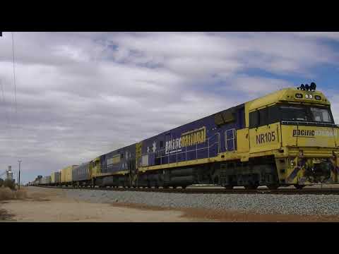 NR105 and NR91 on 6MP4 freighter Burracoppin