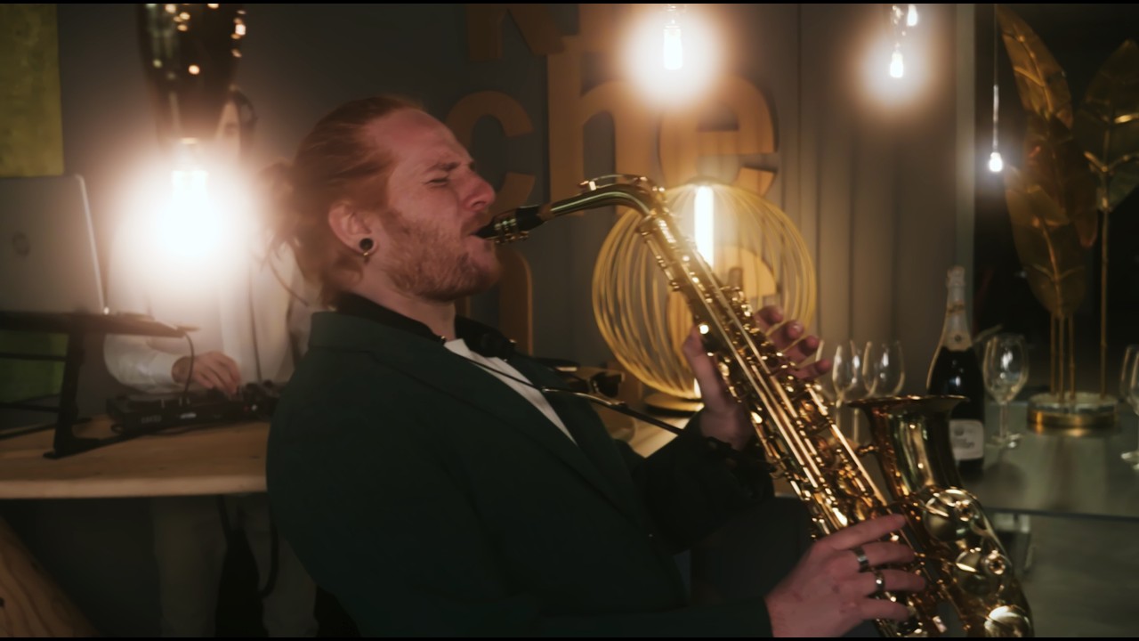 DJ set con sax — aperitivo