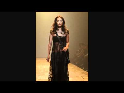 ELLE Fashion Week 2010 - K and I