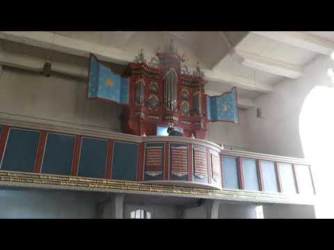 Sietze de Vries demonstrates the historic organ at Westerhusen, Ostfriesland