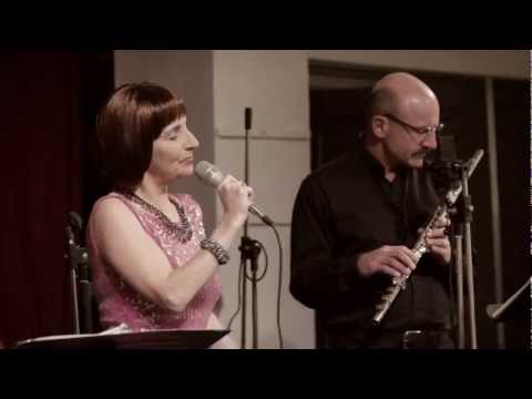 Let's Sing to the Moon (Cantemos a la Luna)