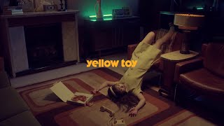 Aooo「イエロートイ」Official Music Video