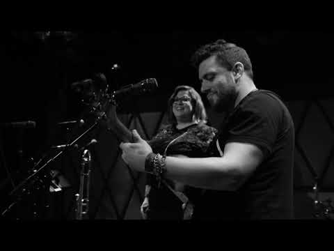 Jennifer Hartswick & Nicky Cassarino- Angel From Montgomery (Rockwood Music Hall  Fri 4/6/18)
