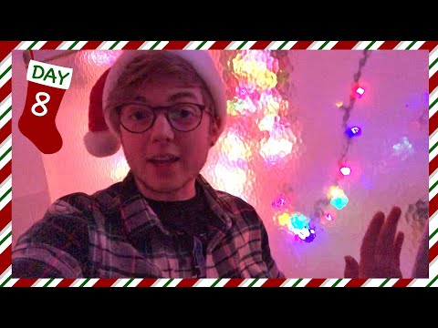 Great Big Holiday Bash in a Small NYC Apartment // VLOGMAS #8