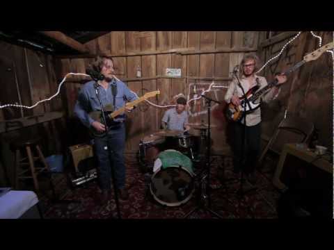 Sunday Valley (Sturgill Simpson) - Sometimes Wine (Live in a Barn)