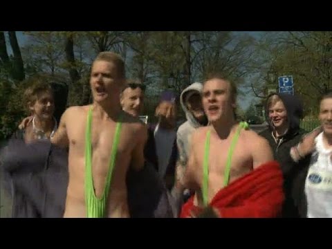 Naket i auditionkön - Idol Sverige (TV4)
