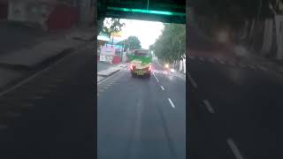 preview picture of video 'Bus taruna 92 vs safari lux. Driver taruna haryono (bus mania)'