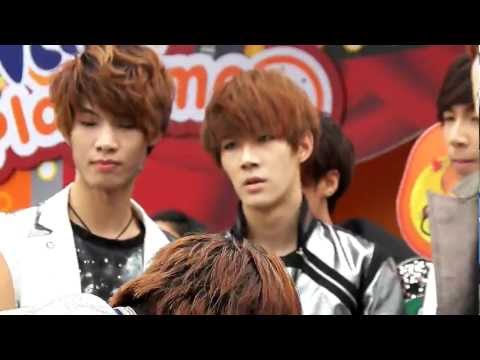 [FANCAM] [HD] 121125 Em Millenium Boy cover EXO @ SM Town World Tour In BANGKOK III