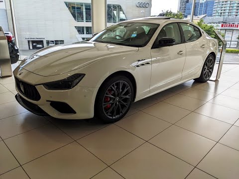 ARCHIE UNEMPLOYED: [vlogs] Looking at exotic cars - MASERATI BENTLEY