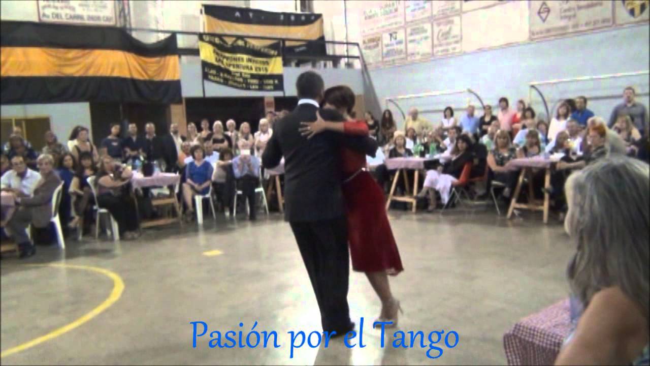LUCIANA ARREGUI y ANDRES LAZA MORENO BAILANDO "MILONGA, VIEJA MILONGA" EN LA MILONGA DEL MORAN
