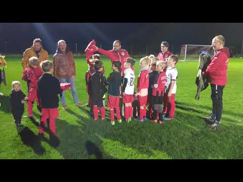 U9 Fussball neue Traingsanzüge 2022