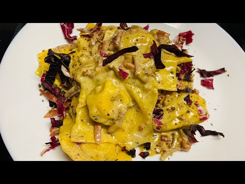 Pasta ripiena con speck pesto di pistacchi, radicchio ￼