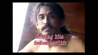 Download lagu Awang Awang by Iwan Fals mp3