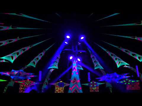 Vibe Tribe vs Wrecked Machines vs Pixel - Kick the base Rmx 2007