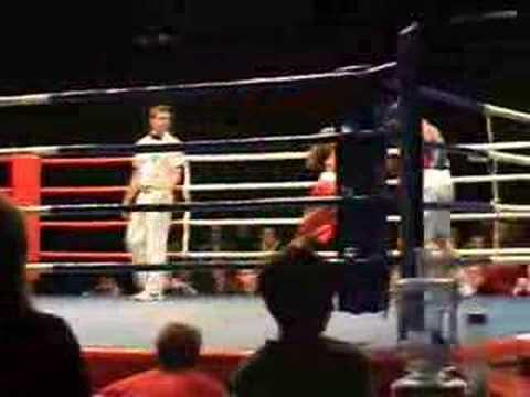 Everlast Glodi Eneste in action