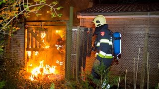 preview picture of video 'Schuurbrand achter de Groenelaan in Beverwijk'