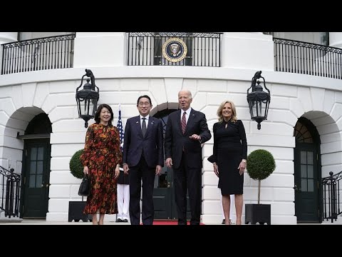 عشاء فاخر يجمع الرئيس الأمريكي ورئيس الوزراء الياباني في واشنطن