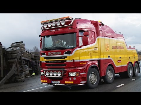 Scania R560 8x4 Heavy Recovery of 4 axle container trailer - Sweden