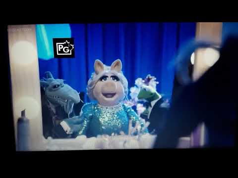 Uncle Deadly helps Miss Piggy get ready