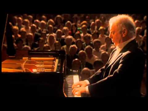 Beethoven, Sonata para piano Nº 1 en fa menor Opus 2 Nº 1. Daniel Barenboim, piano