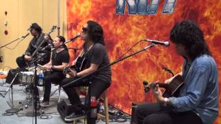 KISSONLINE EXCLUSIVE: &quot;Love Her All I Can&quot; Chiba, Japan