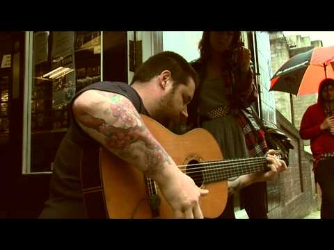 RM Hubbert // Live outside Love Music, Glasgow // The Wee Jaunt