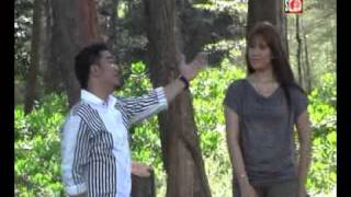 Download lagu 8.Kilauan Dikir 8 - Adik Comel .mpg mp3