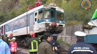 preview picture of video 'incidente ferroviario. le Nord.Vello di Marone.5-11-09'