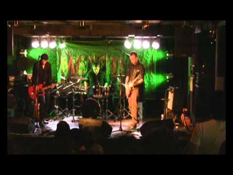 Acid Elephant - Revolt (live at Klubi, Turku - 8.2.2011)