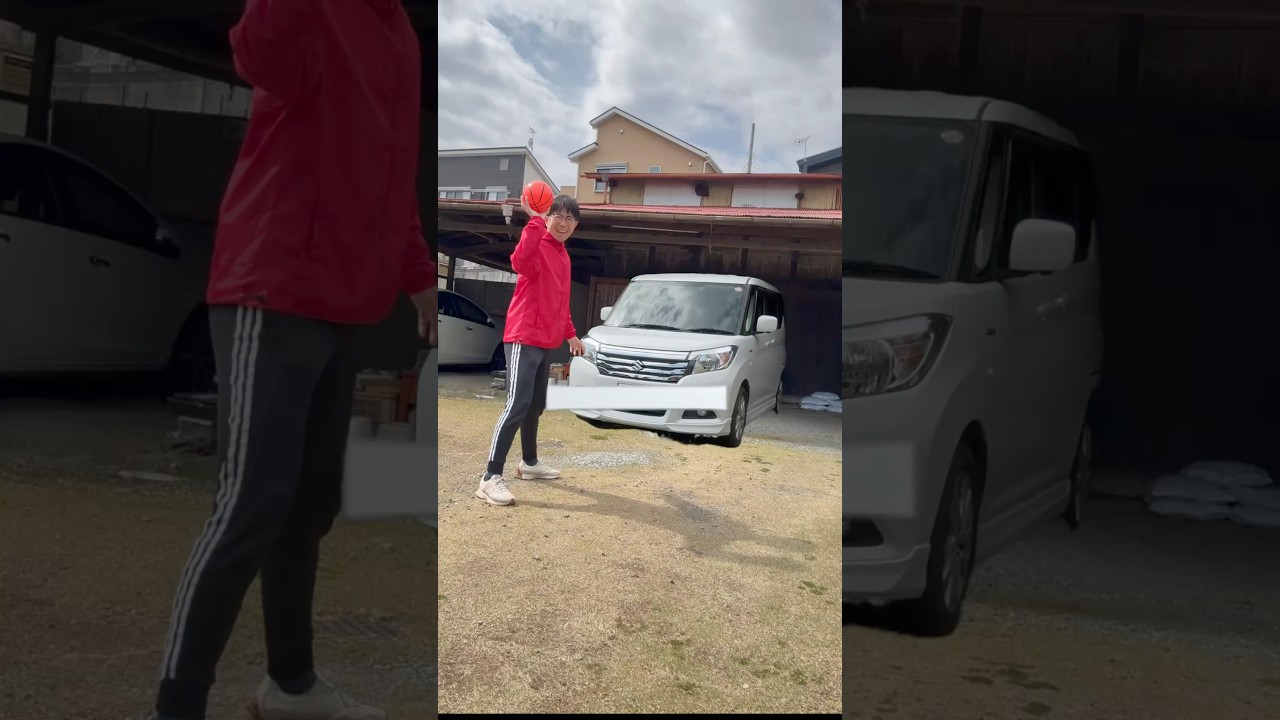 Let's throw the ball at the car.🏀🤣🤣#shorts