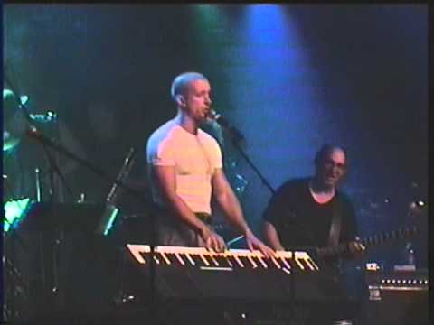 Dan Bigras chante Tue-Moi au Festiblues de Montreal le 17 août 2002