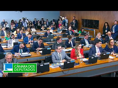 A Voz do Brasil - 17/10/23: Relatório da CPMI do 8 de Janeiro pede  indiciamento de Bolsonaro 