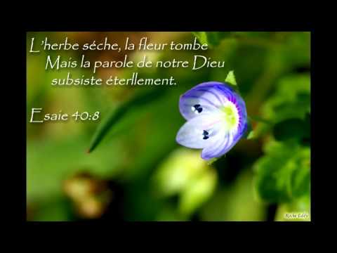 "Il a sa main sur mon épaule"