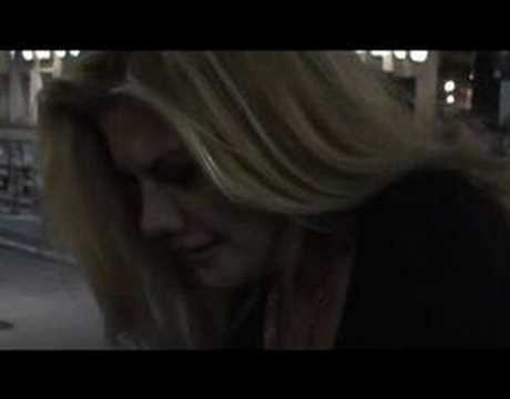 KRISTEN JOHNSTON AT THE LONDON PREMIERE OF MUSIC AND LYRICS