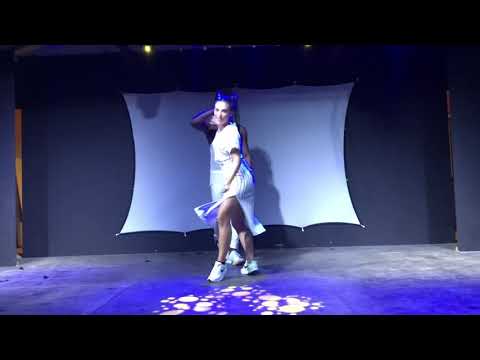 Jay Moore - 5 and 6 / Wayne Kiappy et Marion Desbois