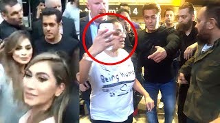 Download lagu Salman Khan's Sweetest Gesture For FANS In London Waiting Long Time For Him mp3